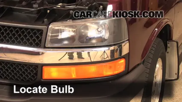 2005 Chevrolet Express 1500 5.3L V8 Standard Passenger Van Éclairage Feux de route (remplacer l'ampoule)